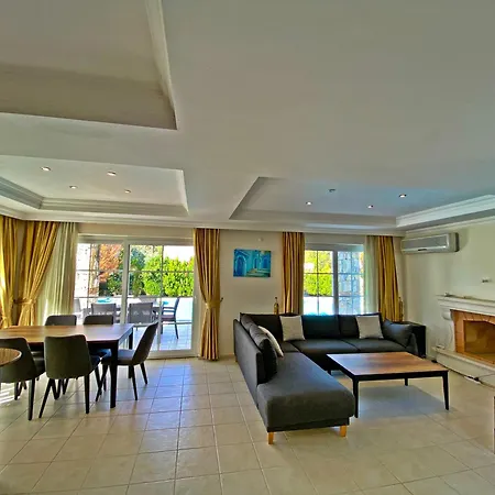 Apartment Gold 6